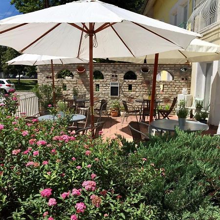 Hencz Vendeghaz Otel Balatonakarattya Dış mekan fotoğraf